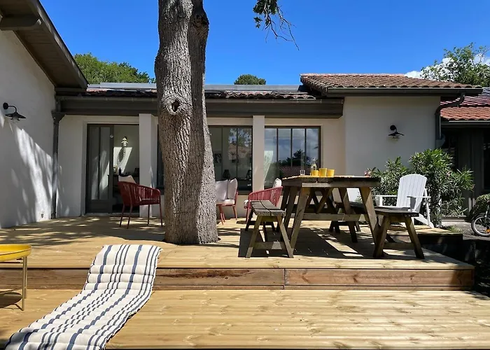 Chic And Elegant House 5 Minutes From Pereire Beach